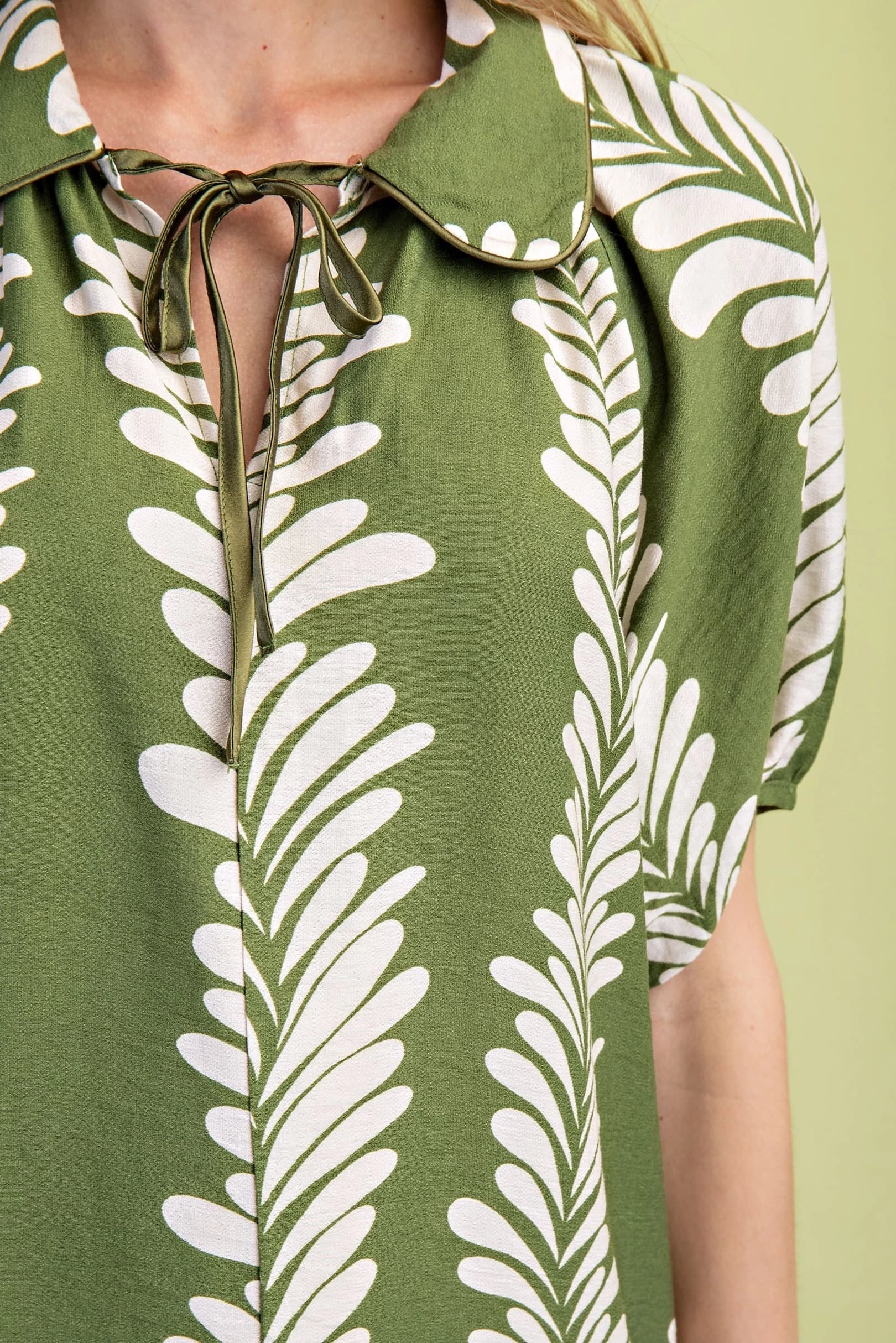 TE1141 - OLIVE / CREAM