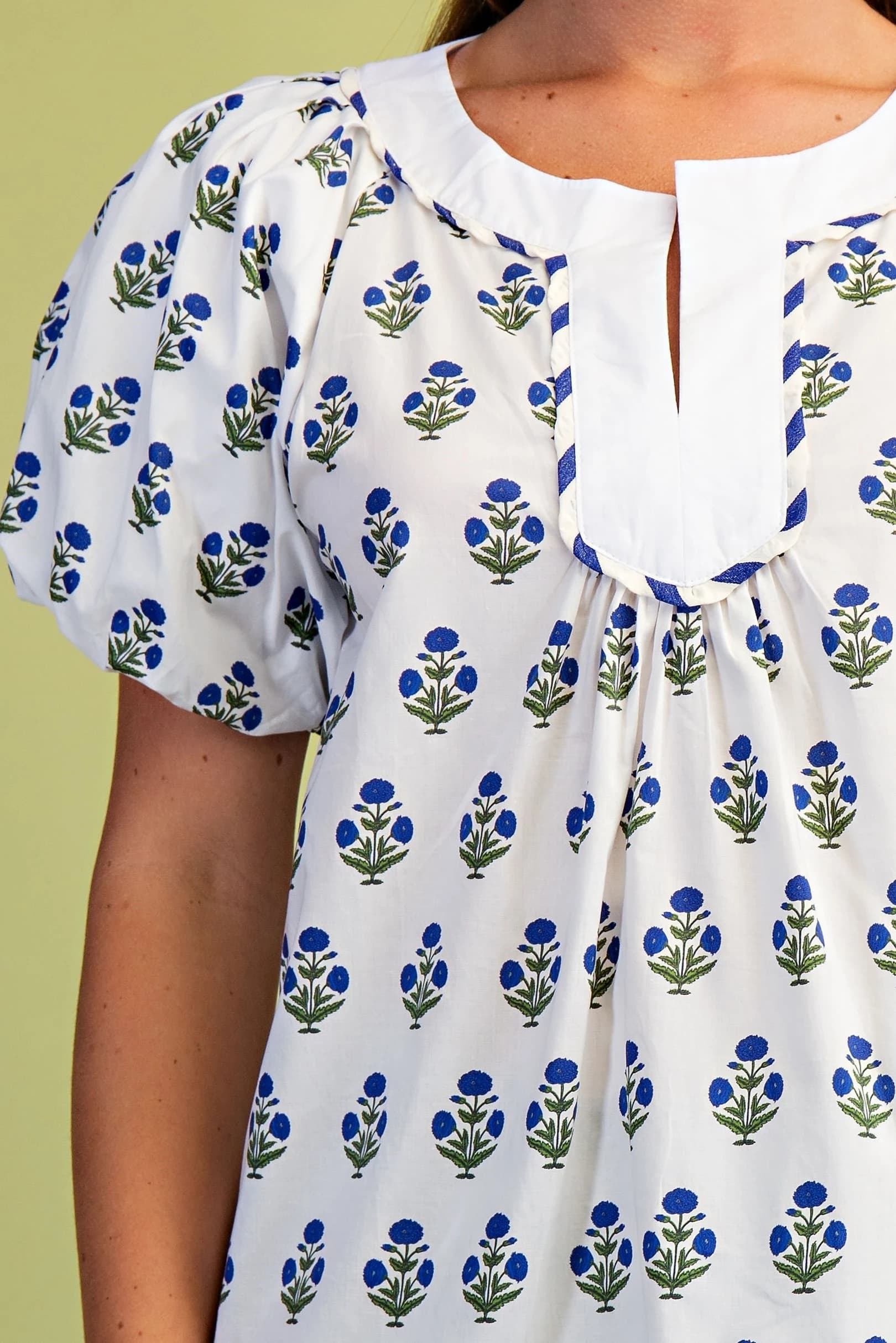 TE1632 - WHITE / BLUE