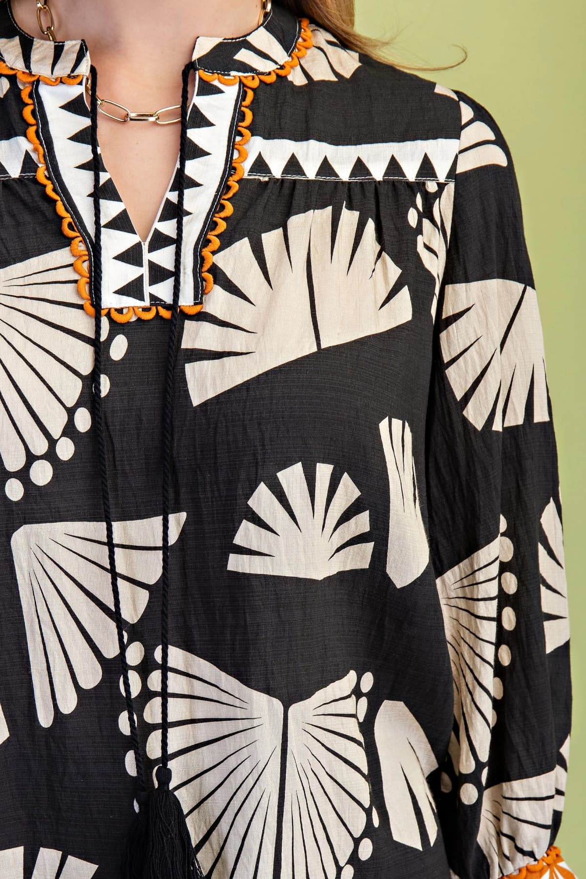 TE1631 - BLACK / IVORY