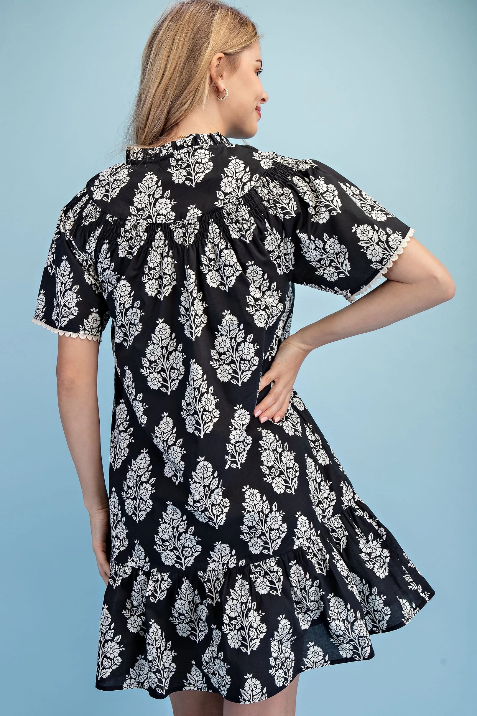 TE1946 - BLACK / OFF WHITE