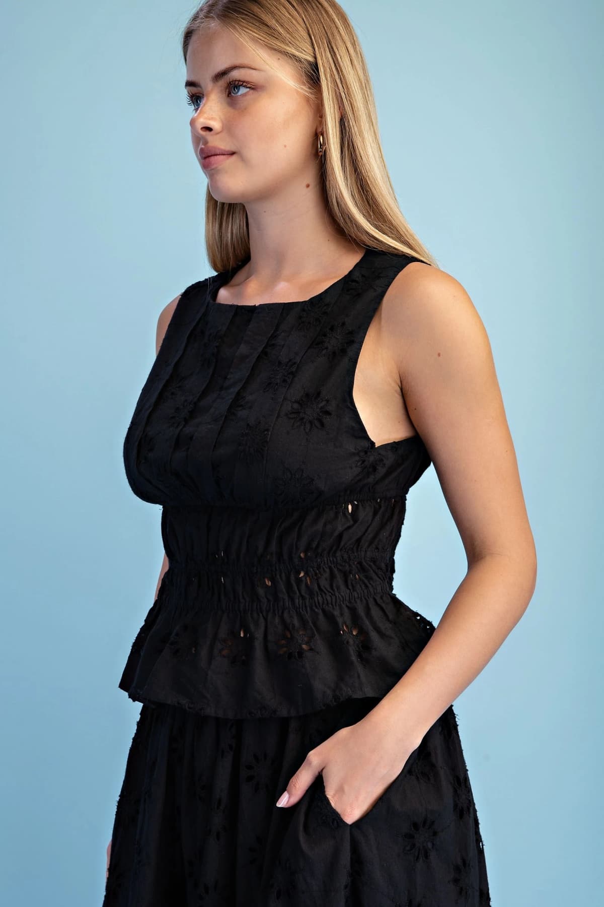 TE2114 - BLACK