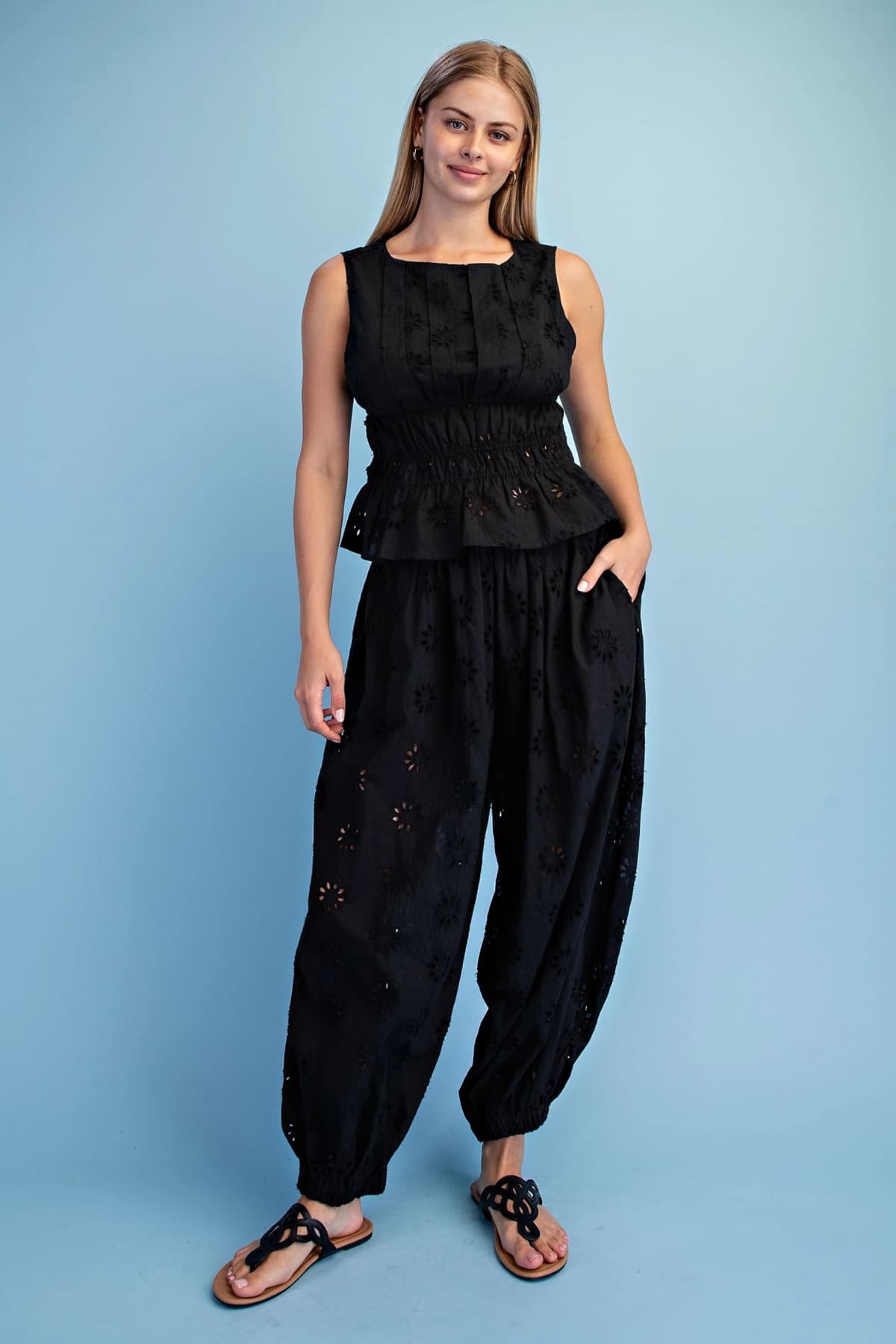 TE2115 - BLACK